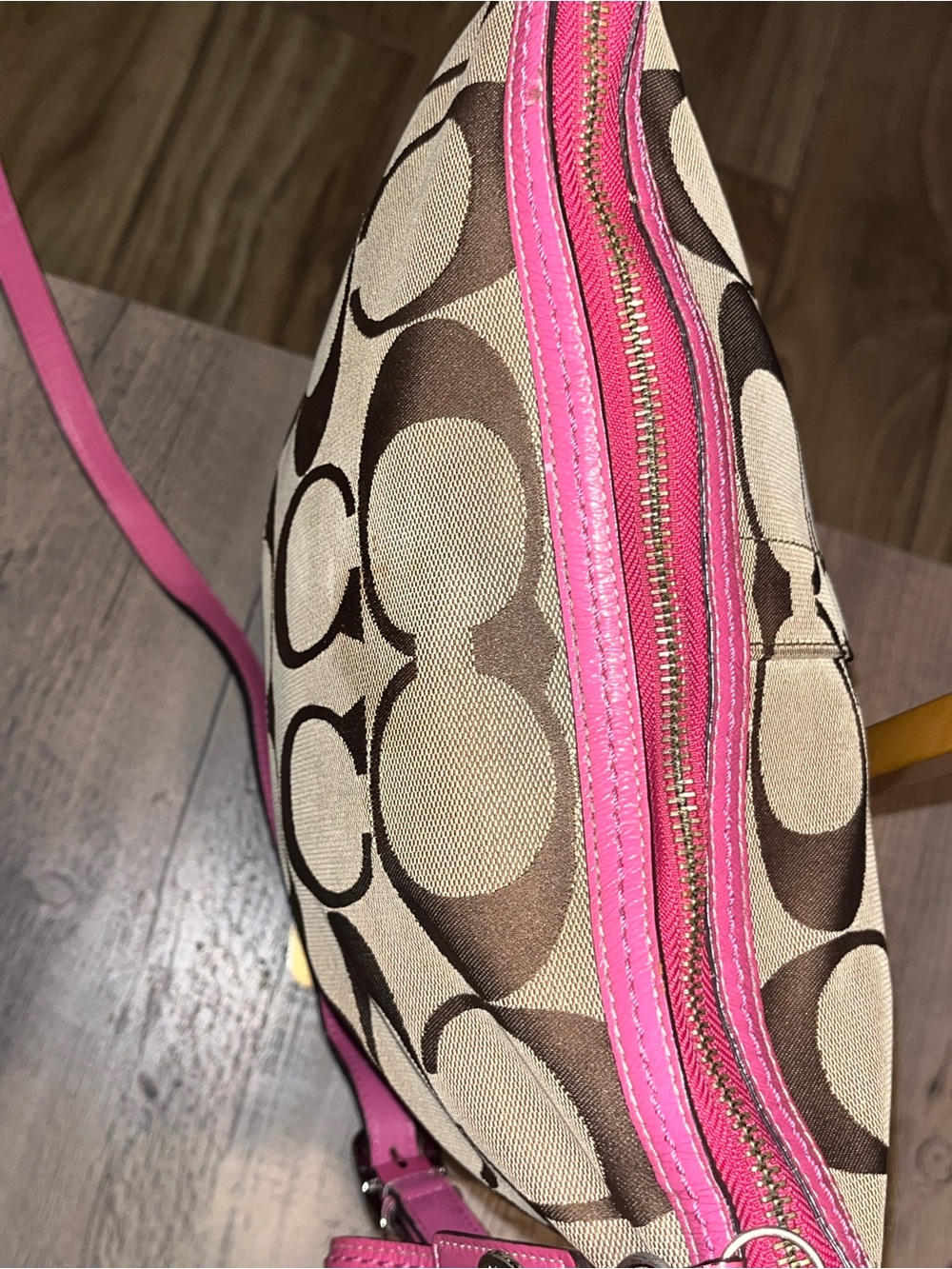 Coach Beige Signature Canvas Shoulder Bag with Pink Leather Trim - Picture 8 of 16
